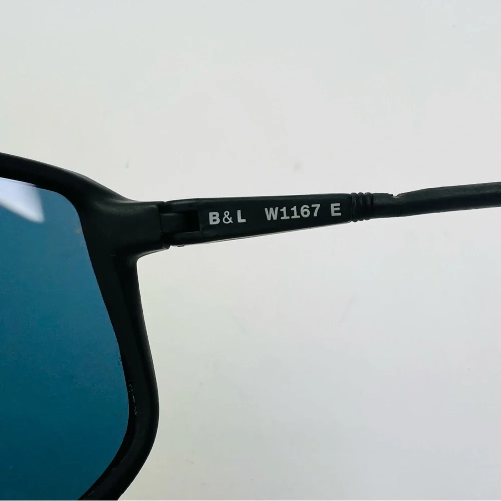 B & L‎ KillerLoop W1167 E